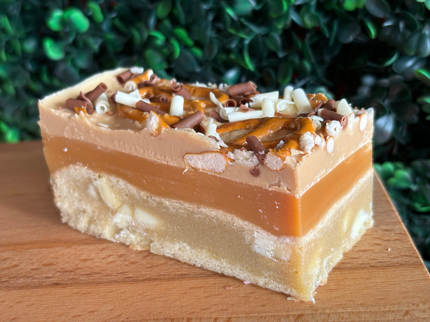 Salted Caramel & Pretzel Blondie