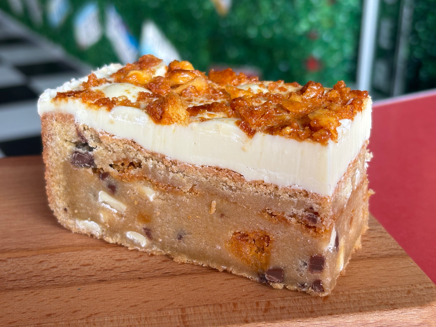 Honeycomb & MilkyBar Cookie Block