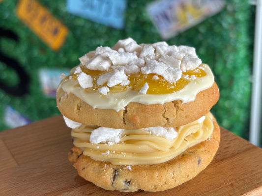 Lemon Meringue Whoopie Cookie