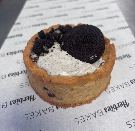 Oreo Cookies & Cream Deep Dish Cookie
