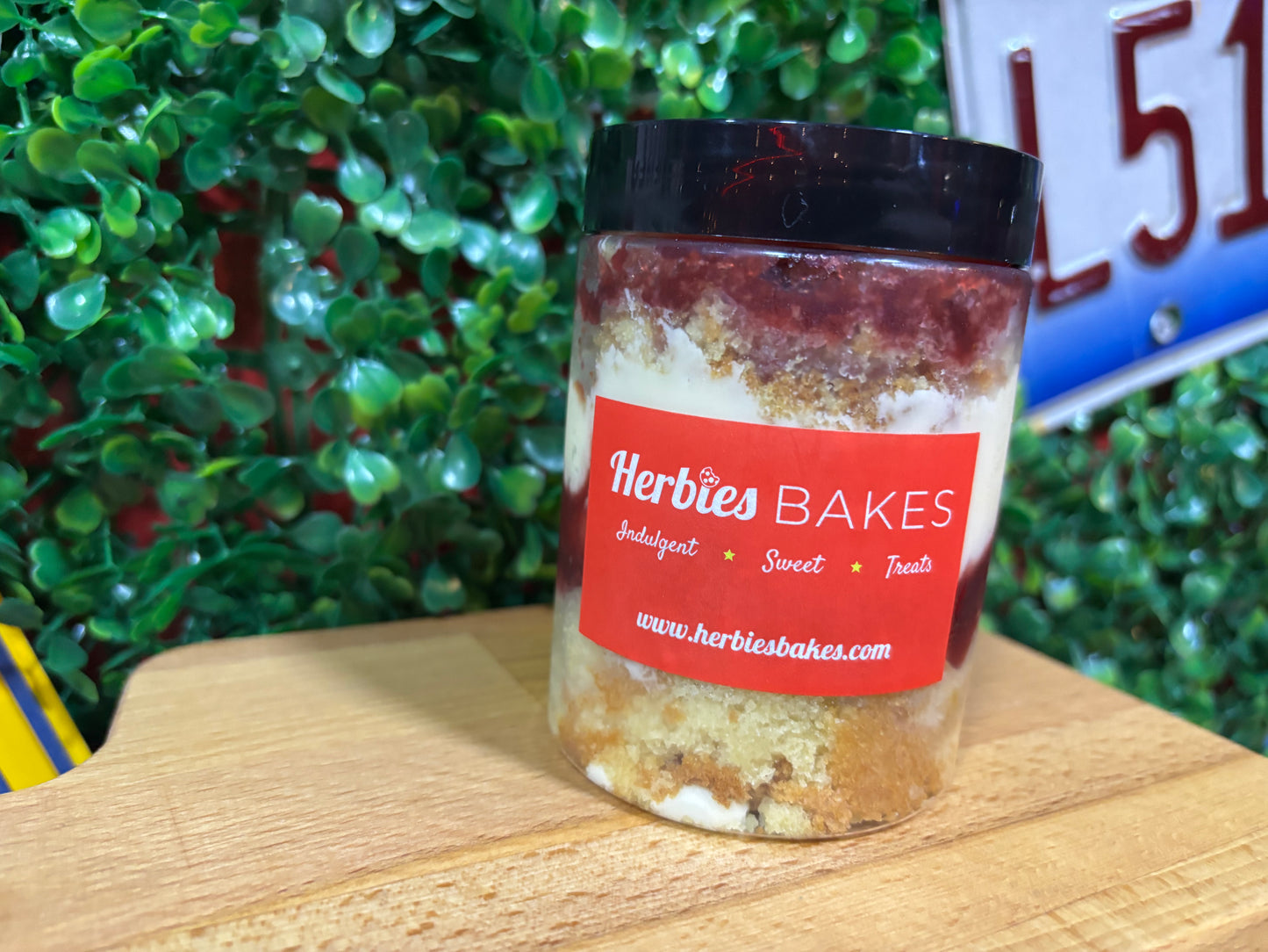 a NEW!! Victoria Sandwich Cake Jar