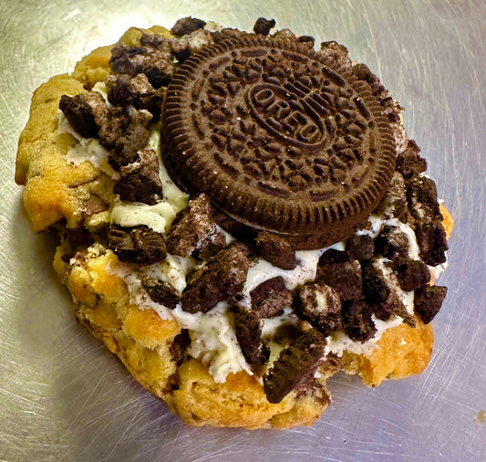 Chunky Choco Chip Oreo Cookie