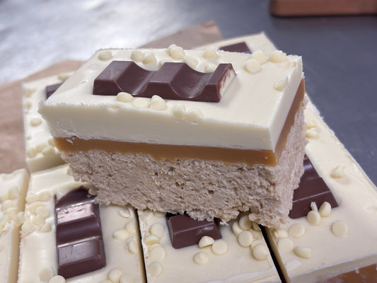 Kinder & MilkyBar Krispie Millionaires Bar